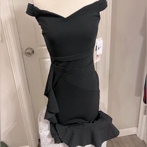 NWT Honey and Rosie Black Medium Fitted MIDI Dress